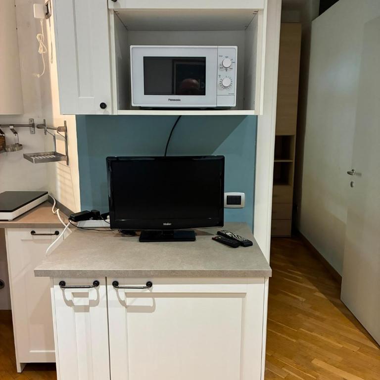 Torino Porta Nuova Cozy Balcony Apartment - Appartamento con 1 Camera da Letto - 5