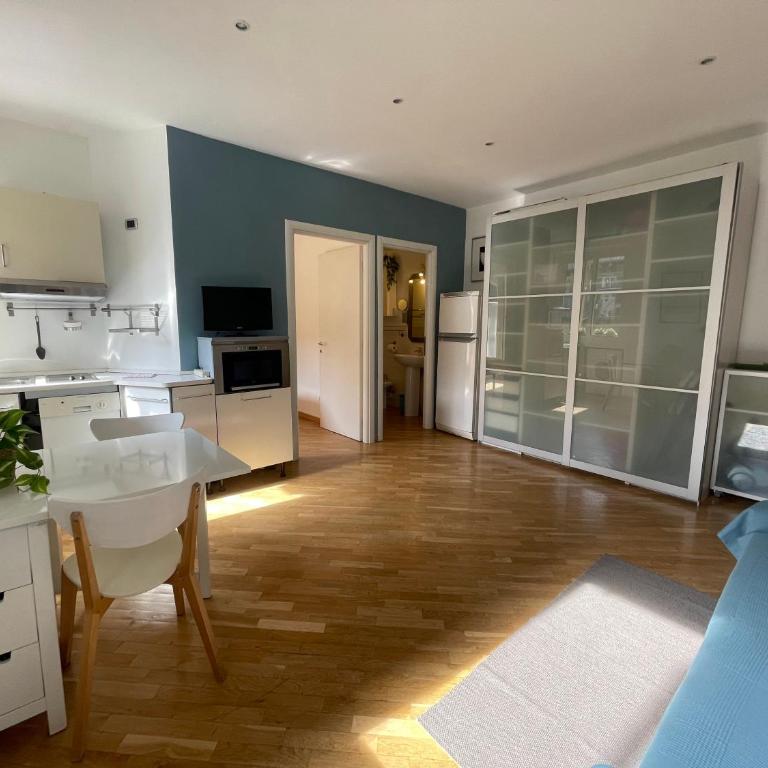 Torino Porta Nuova Cozy Balcony Apartment - Appartamento con 1 Camera da Letto - 6
