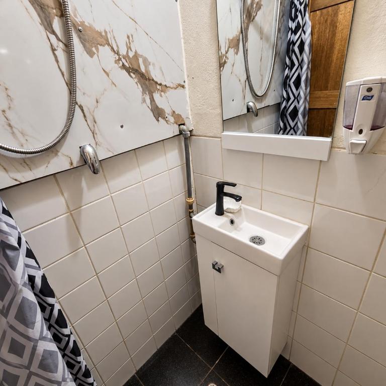 Cozy Studio - 9 Min to Historic Center - One-Bedroom Apartment - 26