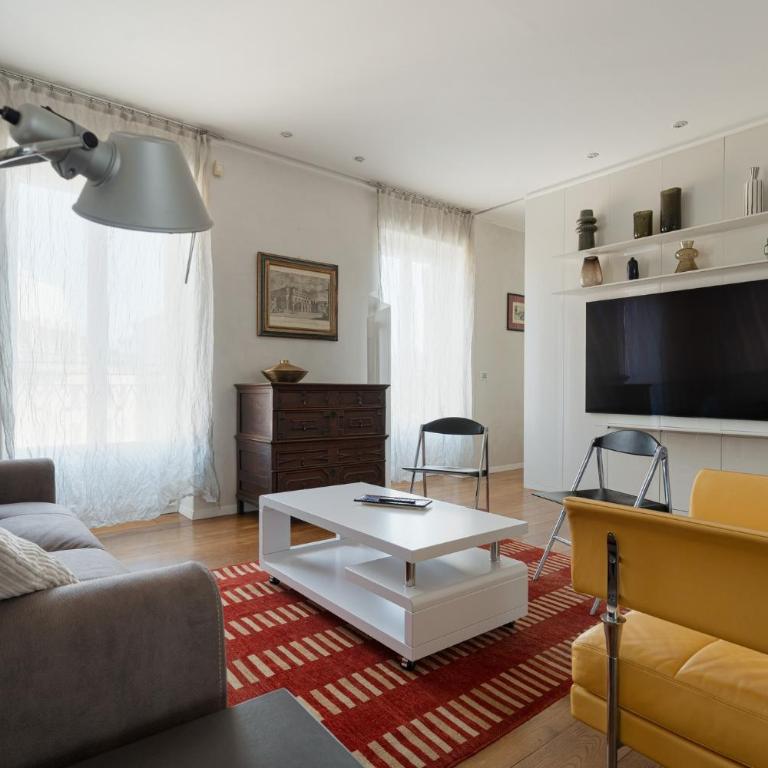 GuestHost - Casa Bella near Milan's Duomo - Appartamento con 2 Camere da Letto - 1