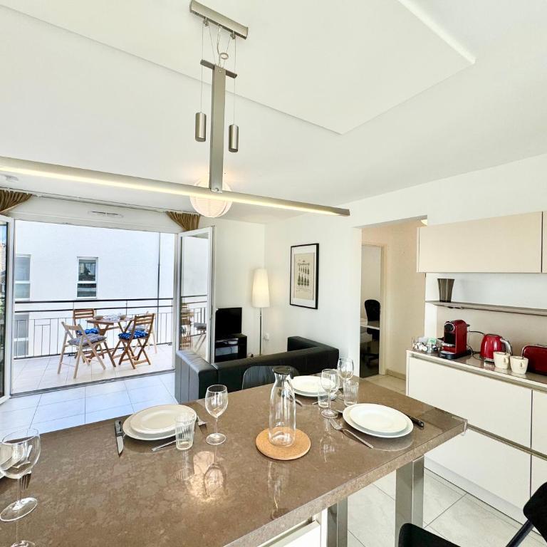 Nimba - Charmant T3 au cœur de Reims pour 4 - Two-Bedroom Apartment with Terrace - 11