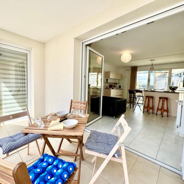 Nimba - Charmant T3 au cœur de Reims pour 4 - Two-Bedroom Apartment with Terrace - 2