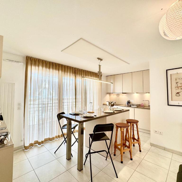 Nimba - Charmant T3 au cœur de Reims pour 4 - Two-Bedroom Apartment with Terrace - 4