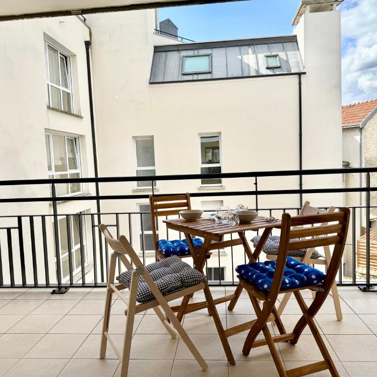 Nimba - Charmant T3 au cœur de Reims pour 4 - Two-Bedroom Apartment with Terrace - 3