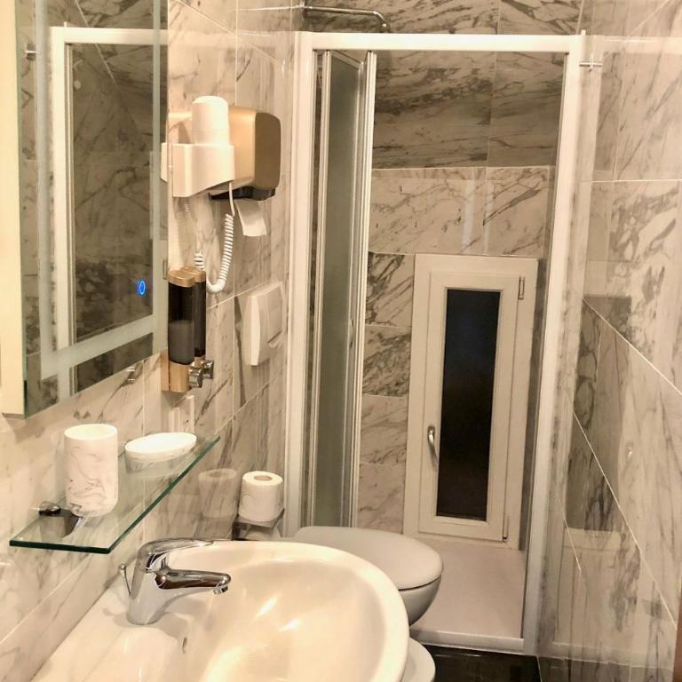 Hotel Ariel Silva - Camera Matrimoniale con Bagno in Comune - 5