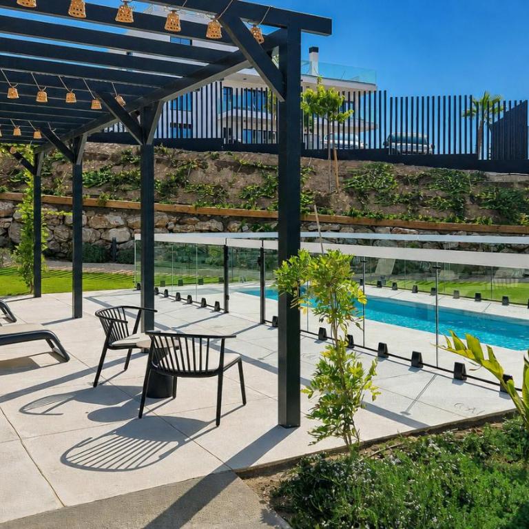 Stylish apartment with access to pool, gym & padel - Appartamento con Balcone - 35