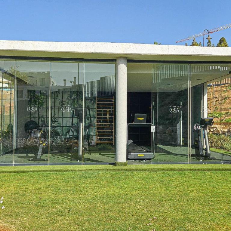 Stylish apartment with access to pool, gym & padel - Appartamento con Balcone - 37