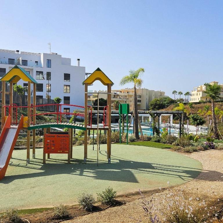 Stylish apartment with access to pool, gym & padel - Appartamento con Balcone - 45