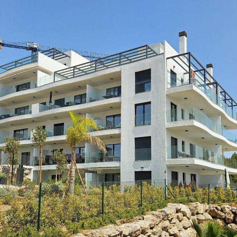 Stylish apartment with access to pool, gym & padel - Appartamento con Balcone - 48