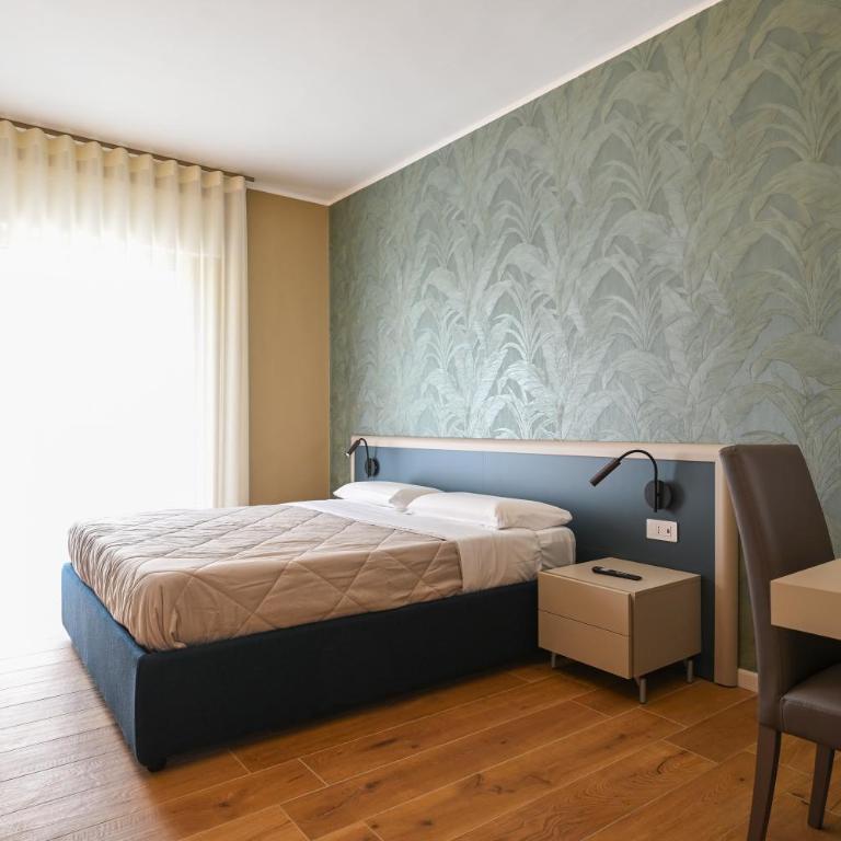 Me Too Exclusive Apartments - Levante Rooms - Camera Matrimoniale con Balcone - 1