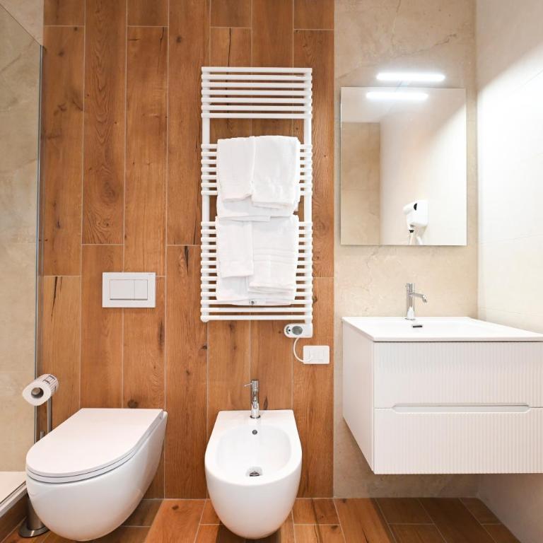 Me Too Exclusive Apartments - Levante Rooms - Camera Matrimoniale con Balcone - 10