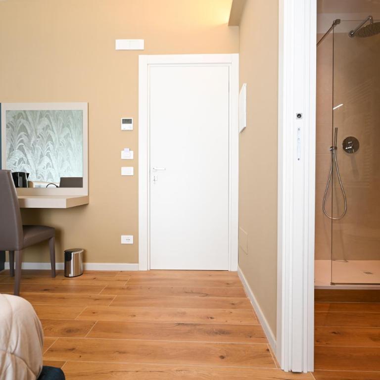 Me Too Exclusive Apartments - Levante Rooms - Camera Matrimoniale con Balcone - 6