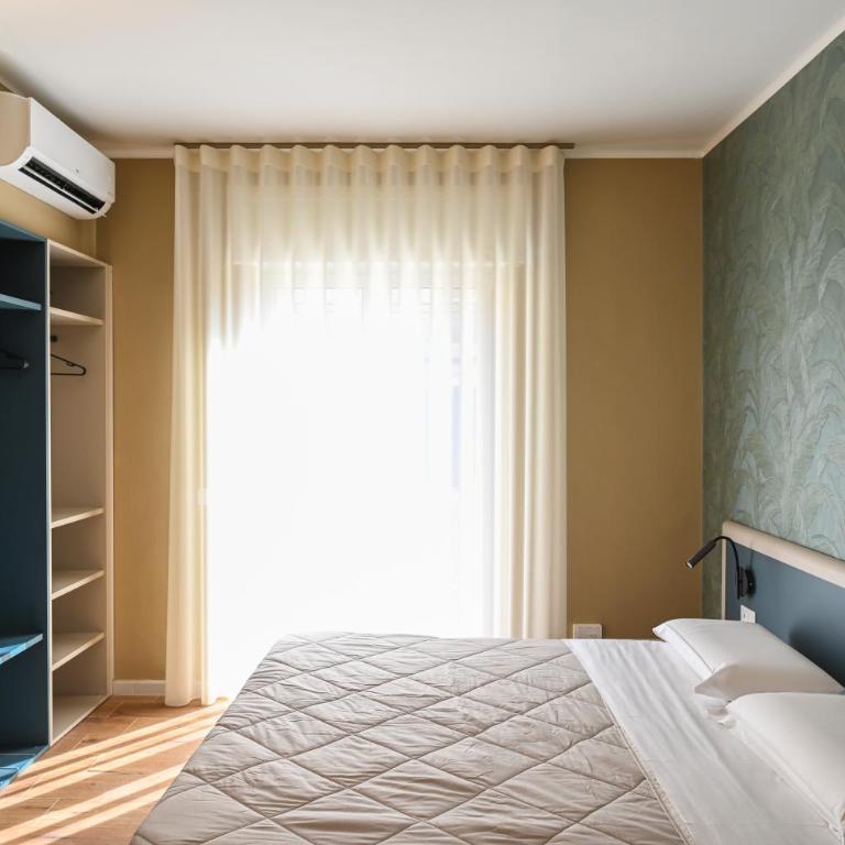 Me Too Exclusive Apartments - Levante Rooms - Camera Matrimoniale con Balcone - 2