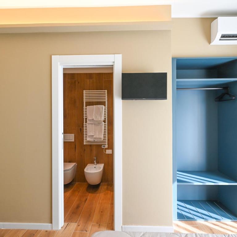 Me Too Exclusive Apartments - Levante Rooms - Camera Matrimoniale con Balcone - 8