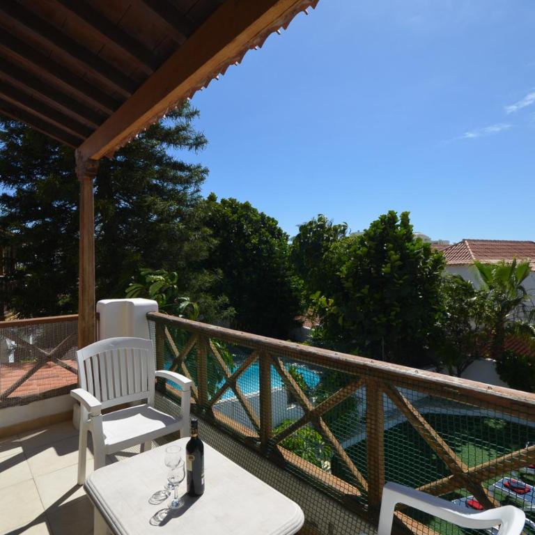 Central 6 Bedroom Villa Communal Heated Pool - Villa - 15
