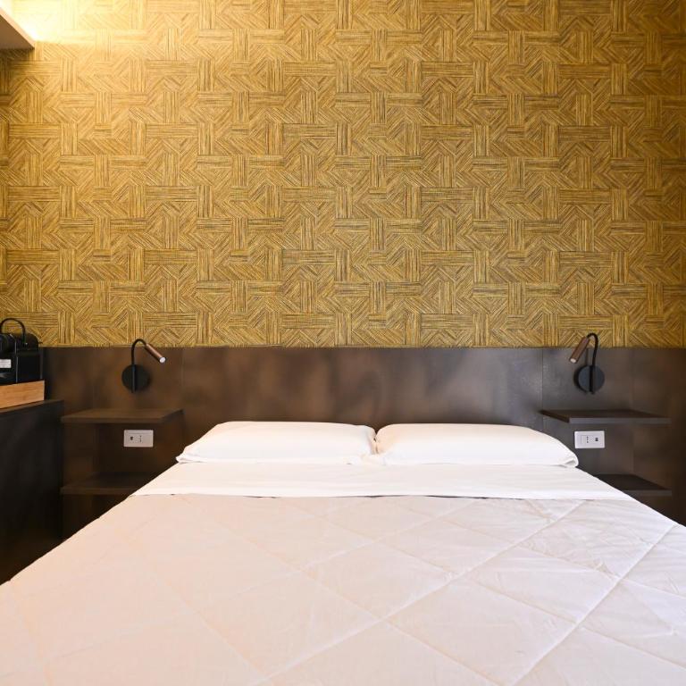 Me Too Exclusive Apartments - Levante Rooms - Camera Matrimoniale Deluxe con Balcone - 2