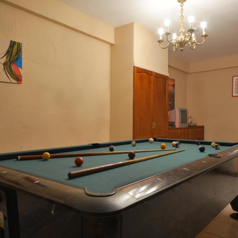 Central 6 Bedroom Villa Communal Heated Pool - Villa - 18