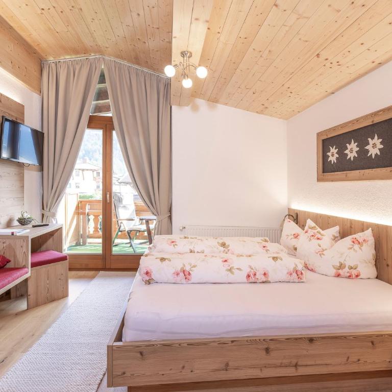 Gästehaus Waltraud - Apartment mit Blick auf die Berge - 33