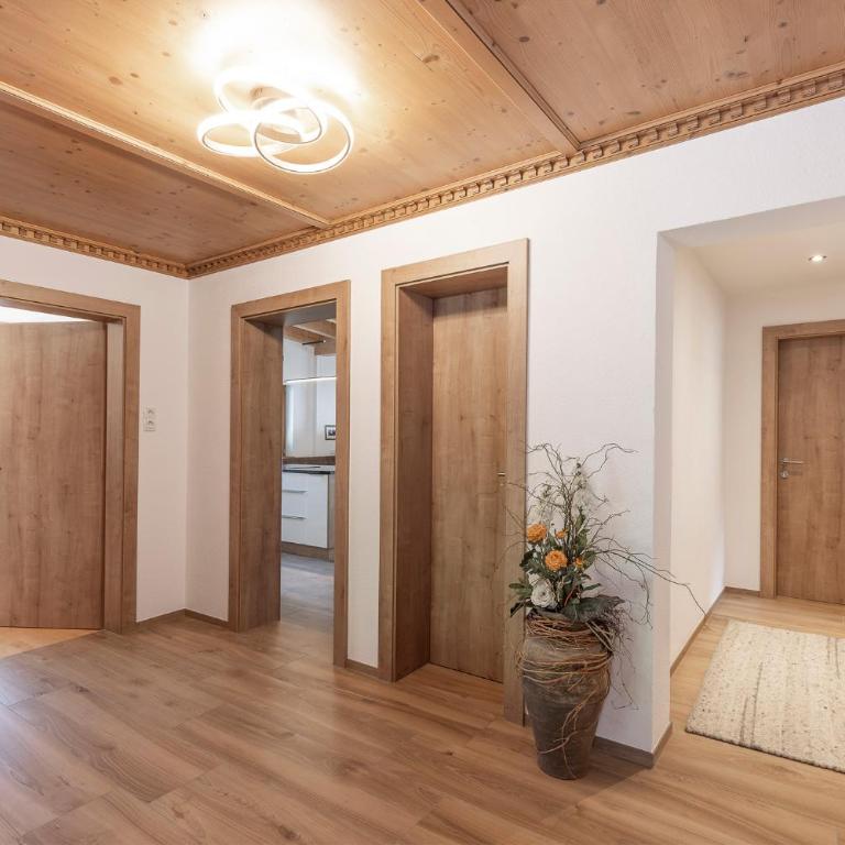Gästehaus Waltraud - Apartment mit Blick auf die Berge - 41