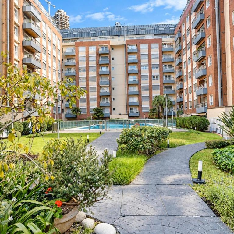 Bright duplex overlooking pools and park - Apartamento de 2 dormitorios - 24