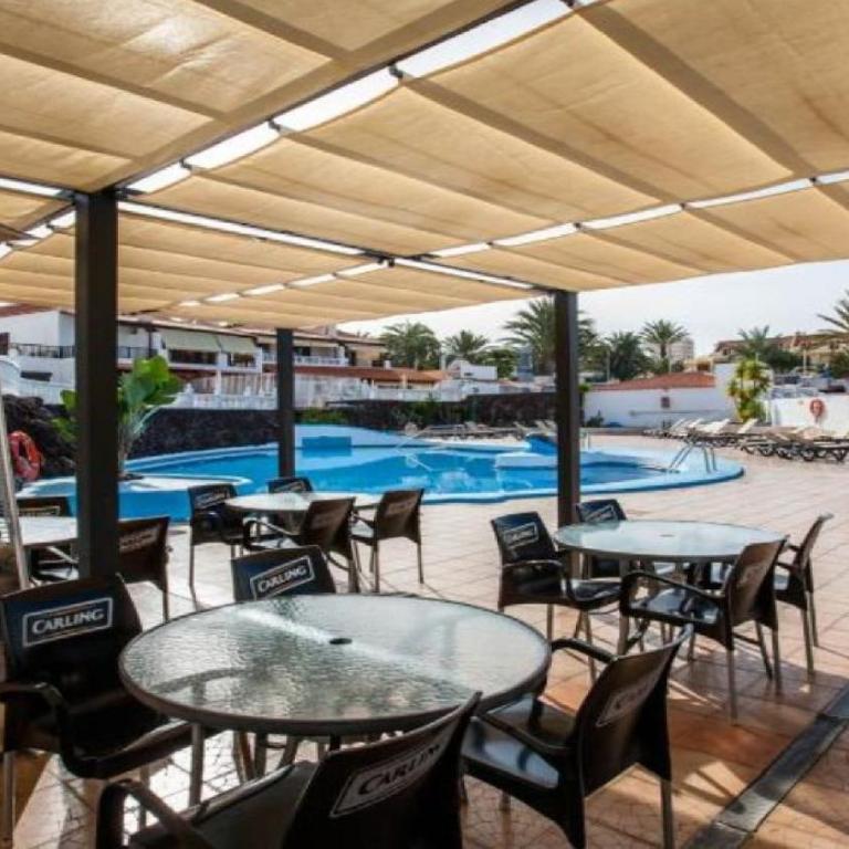 Central 6 Bedroom Villa Communal Heated Pool - Villa - 34
