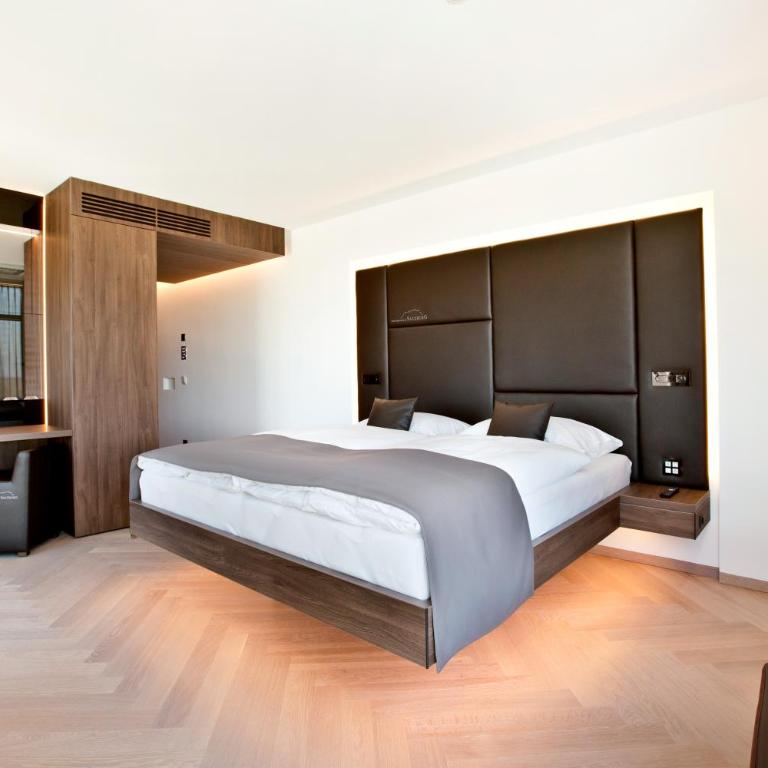 COOL MAMA Hotel Salzburg - Deluxe Doppelzimmer mit Aussicht auf Salzburg - 2