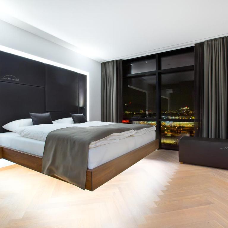 COOL MAMA Hotel Salzburg - Deluxe Doppelzimmer mit Aussicht auf Salzburg - 4