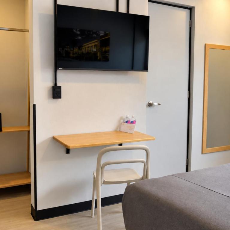 Hotel Escala Plaza Garibaldi - Standard Zimmer mit Kingsize-Bett - 3
