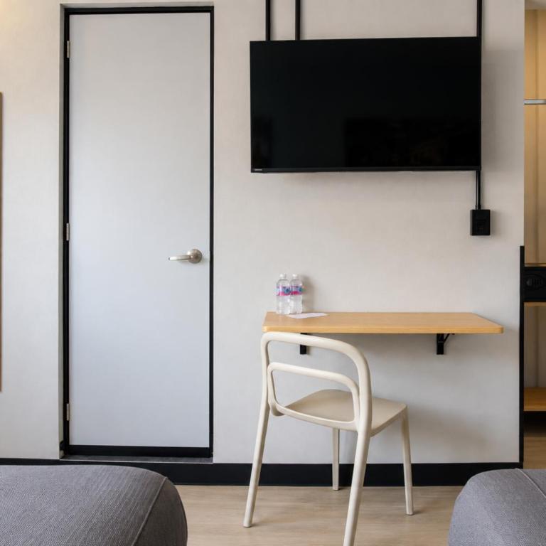 Hotel Escala Plaza Garibaldi - Standard Doppelzimmer mit 2 Doppelbetten - 4