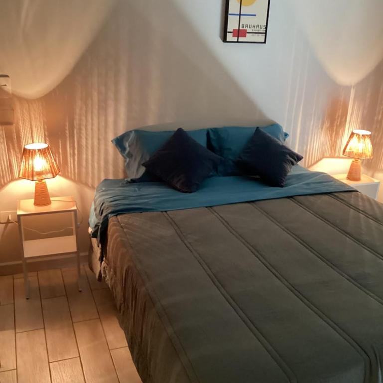 Moderno Studio con Balcón Privado - One-Bedroom Apartment - 12