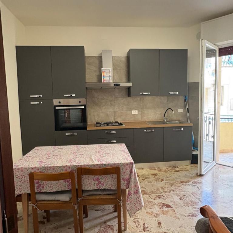 Dayana House - Appartamento con 1 Camera da Letto e Balcone - 7