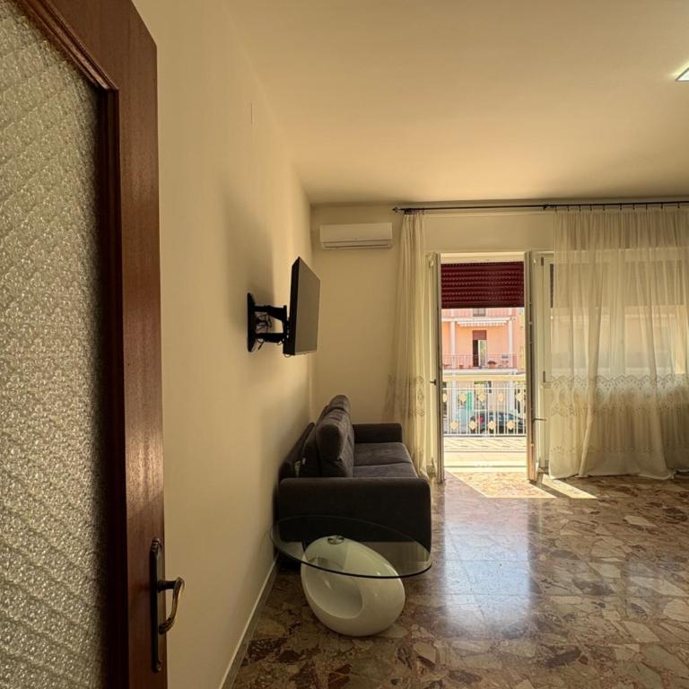 Dayana House - Appartamento con 1 Camera da Letto e Balcone - 9