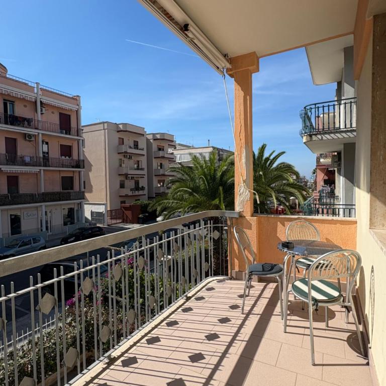 Dayana House - Appartamento con 1 Camera da Letto e Balcone - 10