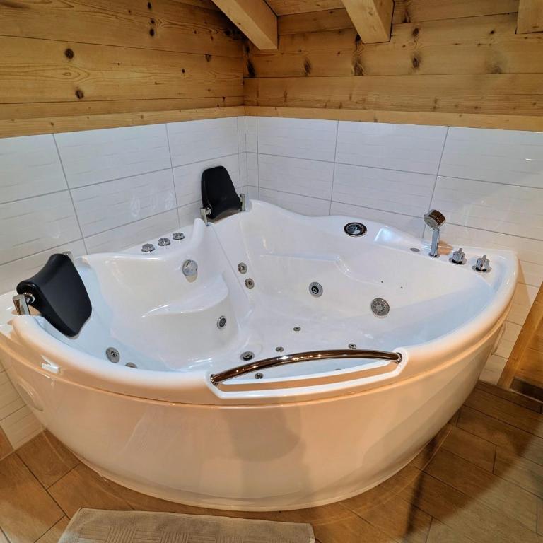 Chalet chaleureux - 9 pers. - Maison 4 Chambres - 27
