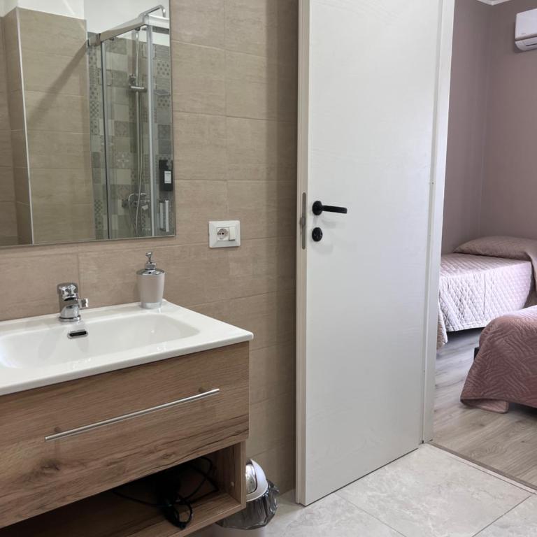 B&B Civico 122 - Camera Tripla - 7