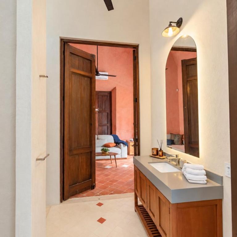 Colonial Oasis Pool 4BR Rooftop Garage - Casa - 14