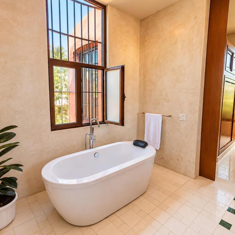 Colonial Oasis Pool 4BR Rooftop Garage - Casa - 25