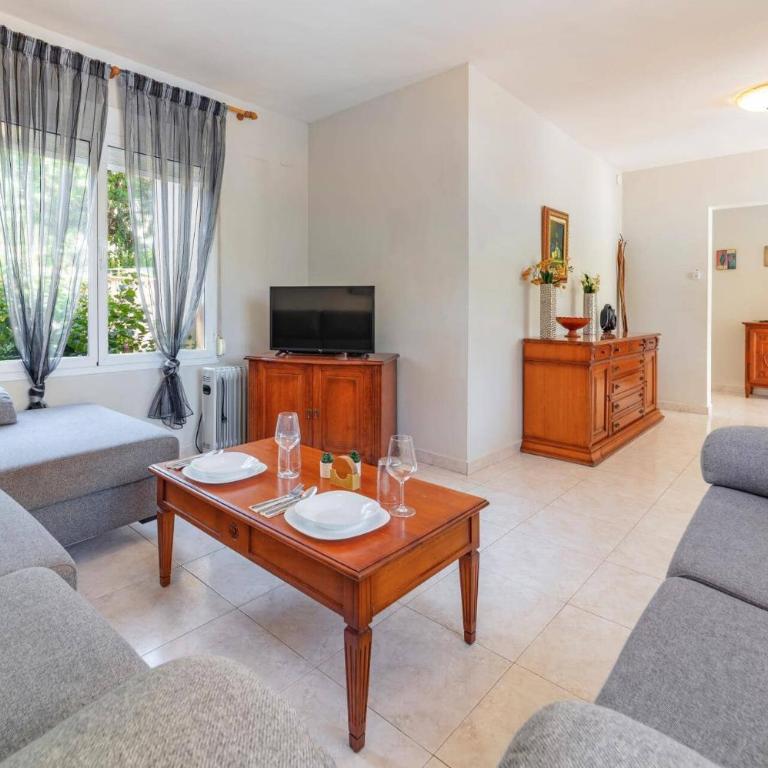 Villa Astret by Villa Plus - Villa - 5