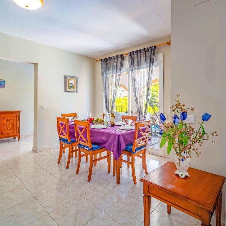 Villa Astret by Villa Plus - Villa - 12