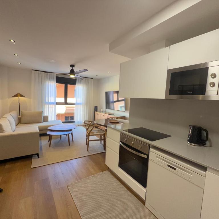 New Spacious 2BR Apartment - Las Canteras Beach - Side Sea View - 2 Bathrooms - AC - Parking - Appartamento con 2 Camere da Letto - 5
