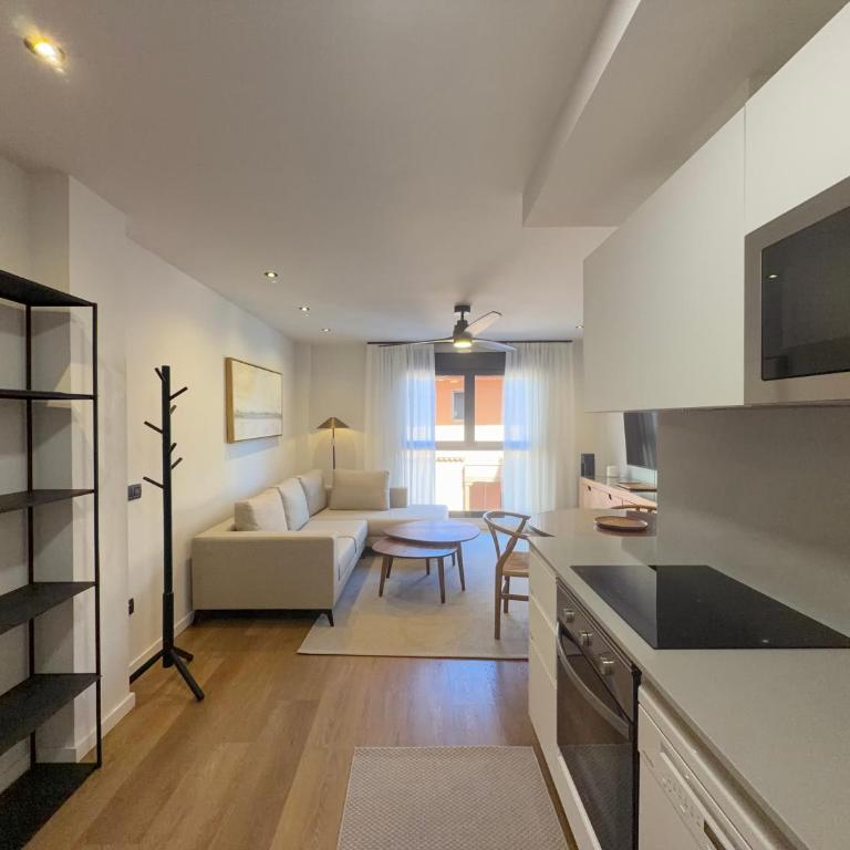 New Spacious 2BR Apartment - Las Canteras Beach - Side Sea View - 2 Bathrooms - AC - Parking - Appartamento con 2 Camere da Letto - 6