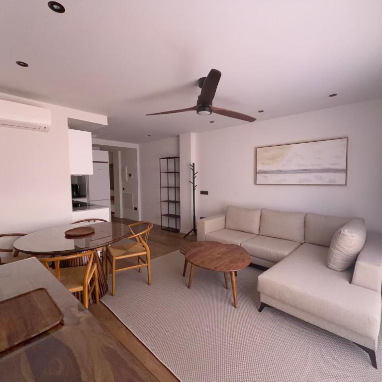 New Spacious 2BR Apartment - Las Canteras Beach - Side Sea View - 2 Bathrooms - AC - Parking - Appartamento con 2 Camere da Letto - 10