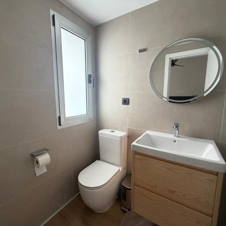 New Spacious 2BR Apartment - Las Canteras Beach - Side Sea View - 2 Bathrooms - AC - Parking - Appartamento con 2 Camere da Letto - 25