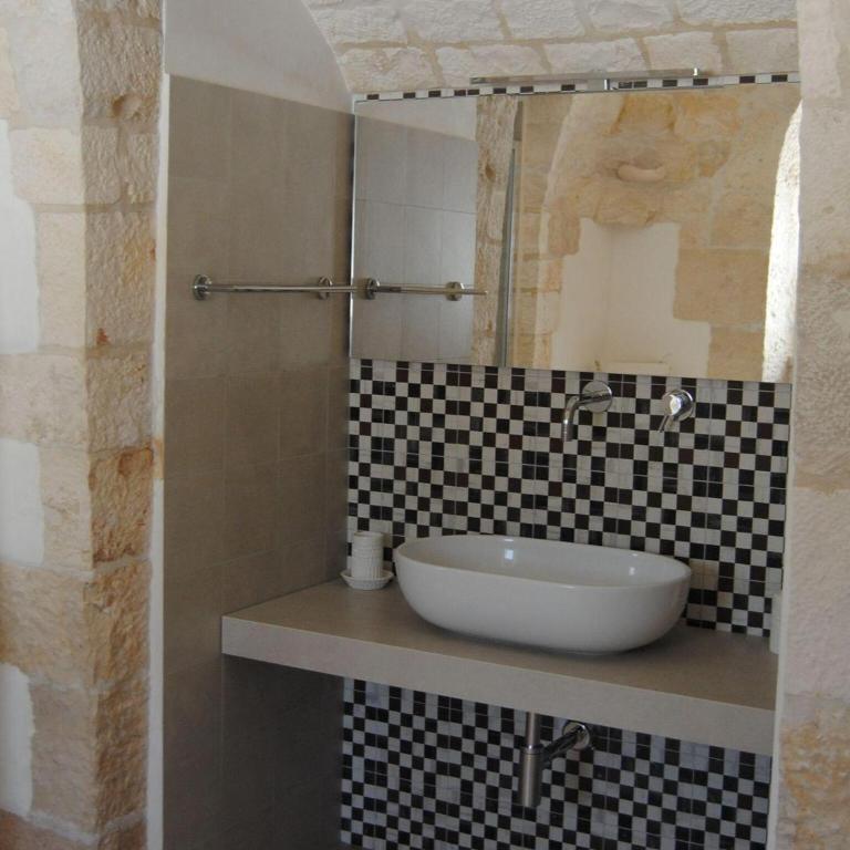 Trullo in Puglia with Private Pool and Charm - Casa Vacanze con 3 Camere da Letto - 31