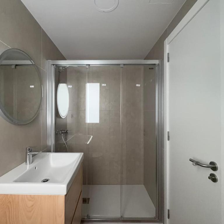 New Spacious 2BR Apartment - Las Canteras Beach - Side Sea View - 2 Bathrooms - AC - Parking - Appartamento con 2 Camere da Letto - 26
