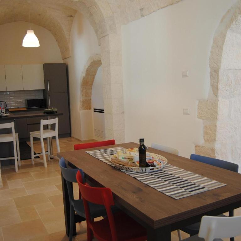 Trullo in Puglia with Private Pool and Charm - Casa Vacanze con 3 Camere da Letto - 5
