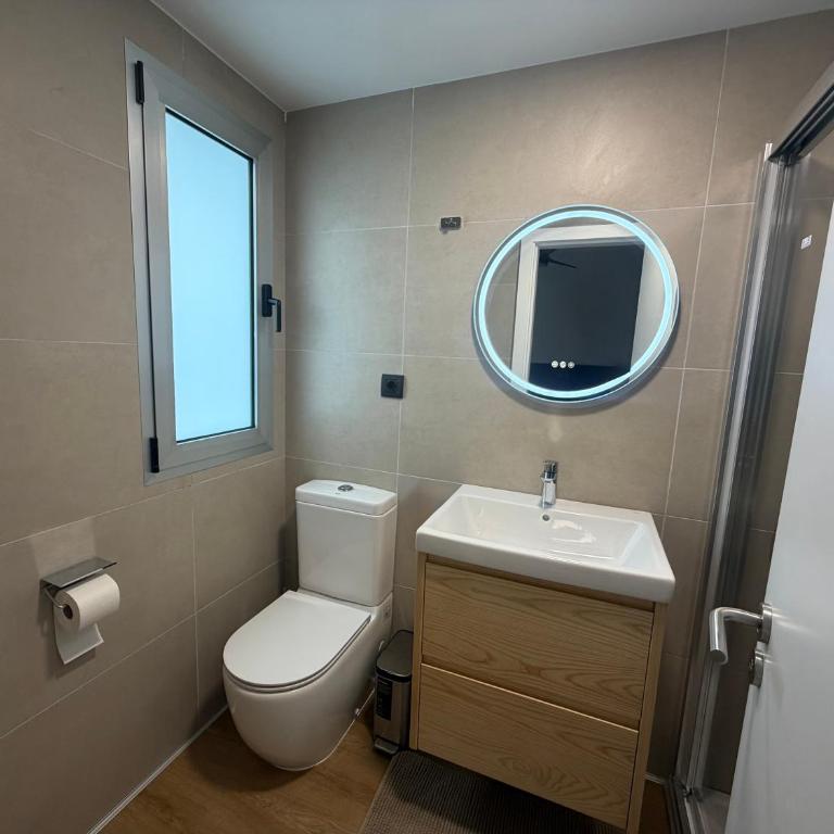 New Spacious 2BR Apartment - Las Canteras Beach - Side Sea View - 2 Bathrooms - AC - Parking - Appartamento con 2 Camere da Letto - 28