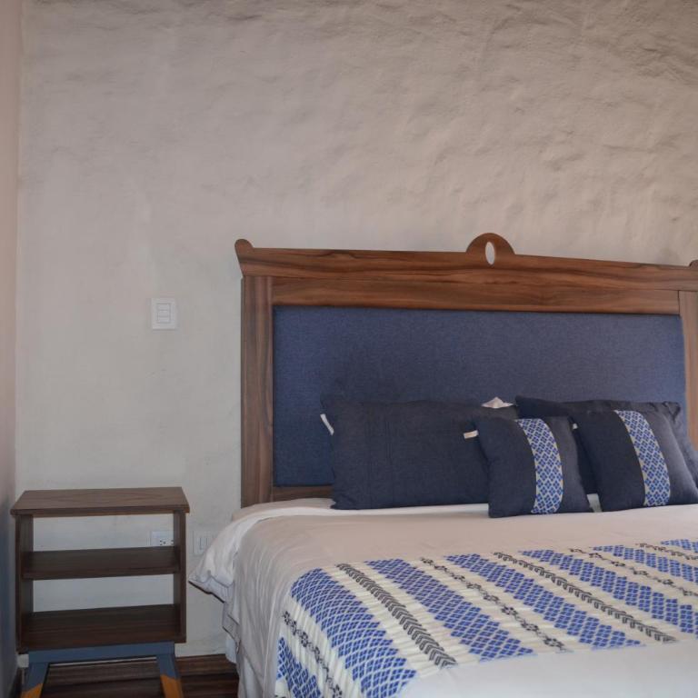 Hotel Casa del Milagro - Habitación con cama extragrande. - 3
