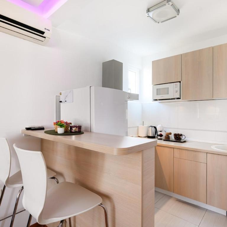 ADA SEVEN Apartment with Free Private Parking - Apartment mit 1 Schlafzimmer - 23