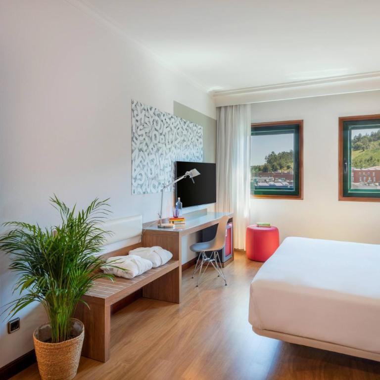 Hotel Santiago Plaza, Affiliated by Meliá - Suite Junior (2 adultos + 2 niños) - 4